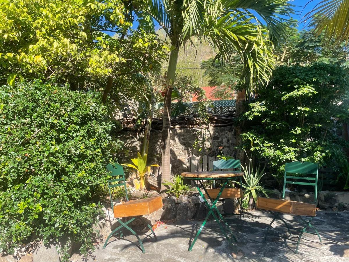 Les Hamacs Aux Saintes Hotell Terre-De-Haut Exteriör bild