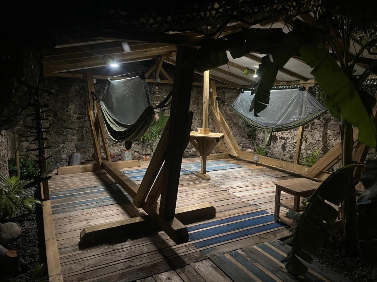 Les Hamacs Aux Saintes Hotell Terre-De-Haut Exteriör bild