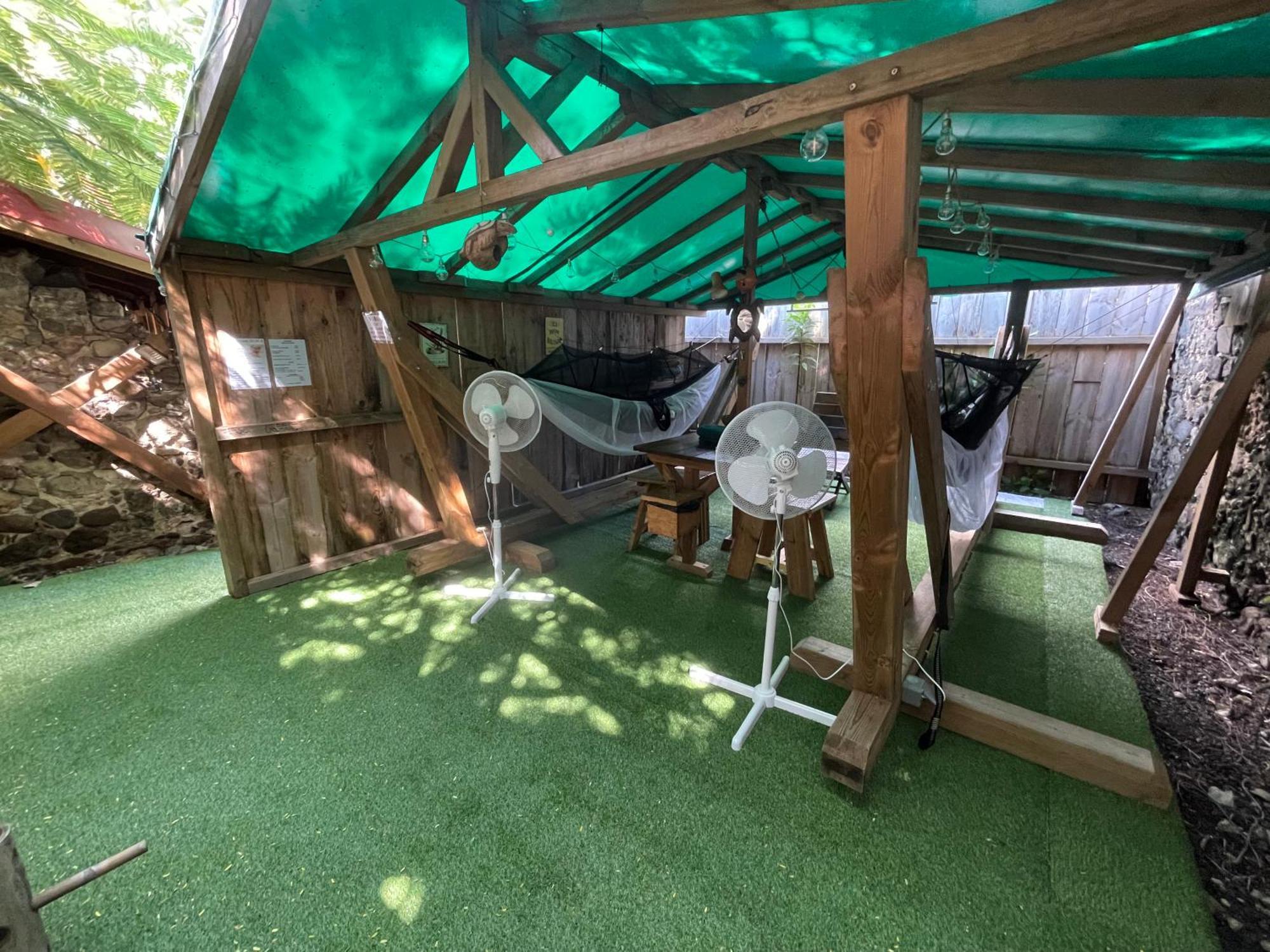 Les Hamacs Aux Saintes Hotell Terre-De-Haut Exteriör bild